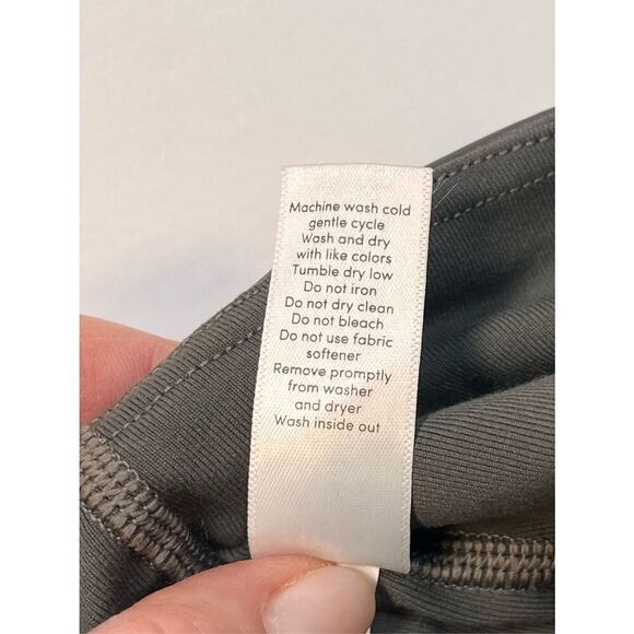 Athleta All Over Gleam Tight Arol Gray Purple Faux Vegan Leather Size Medium EUC - Picture 9 of 10